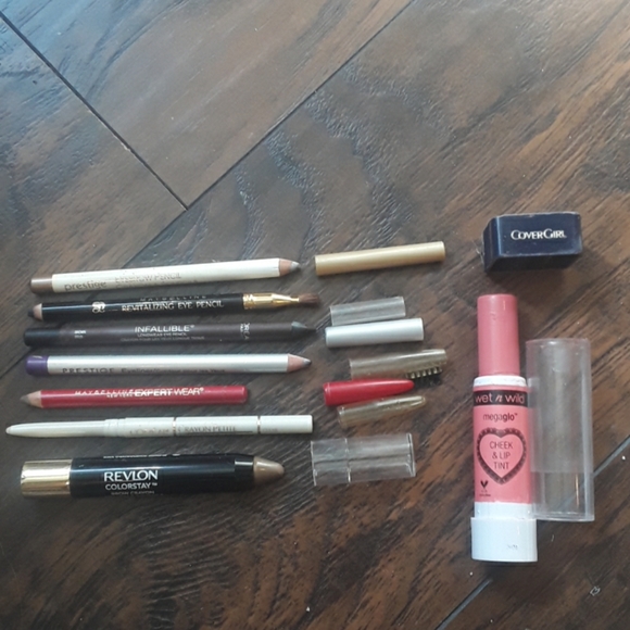 7 eye pensils, 1 Cheek/lip tint LG crayon. Sharp - Picture 4 of 6